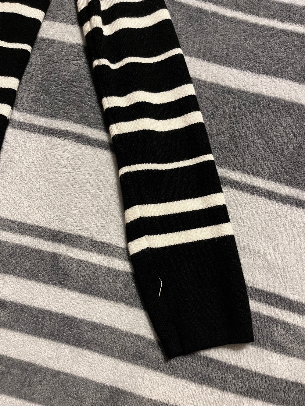 Striped Open-Front Women’s Cardigan Sweater — Black & White - Picture 5 of 7